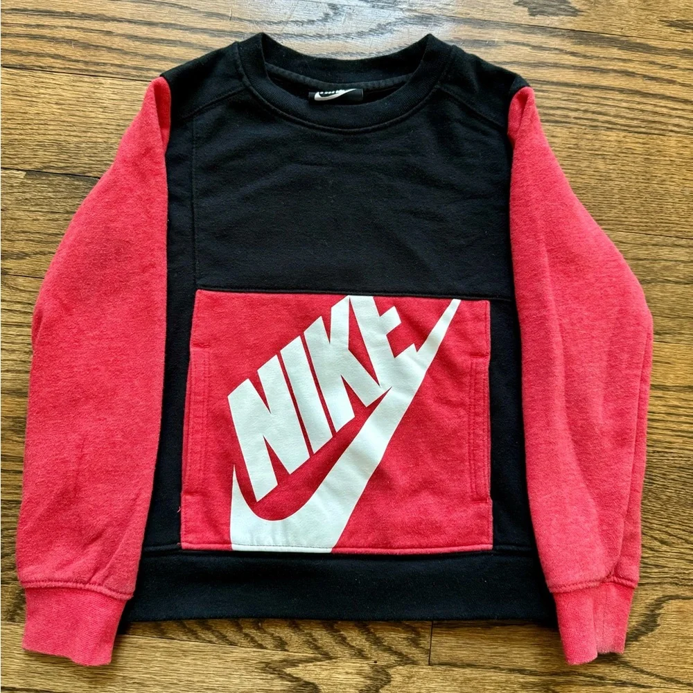 Nike red/black color block sweatshirt with front pouch, size 5